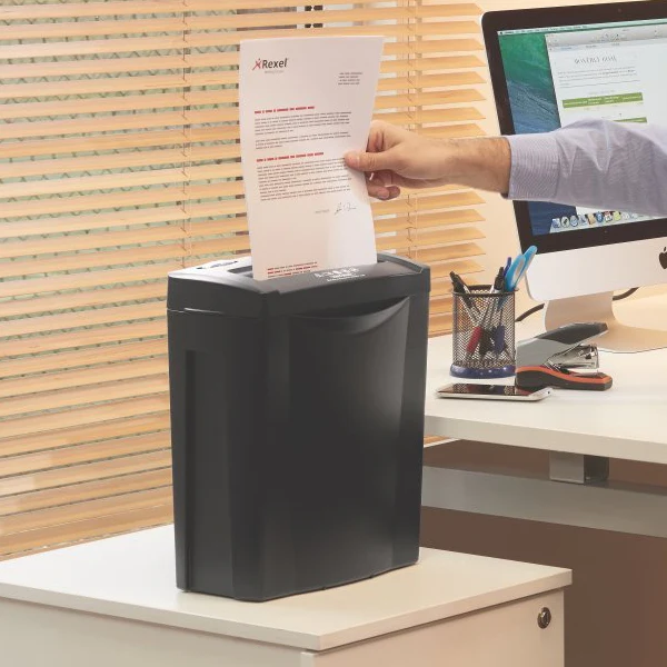 GBC Alpha Confetti 230V EU Cross Cut Paper Shredder | 6 Sheet Capacity - Image 3